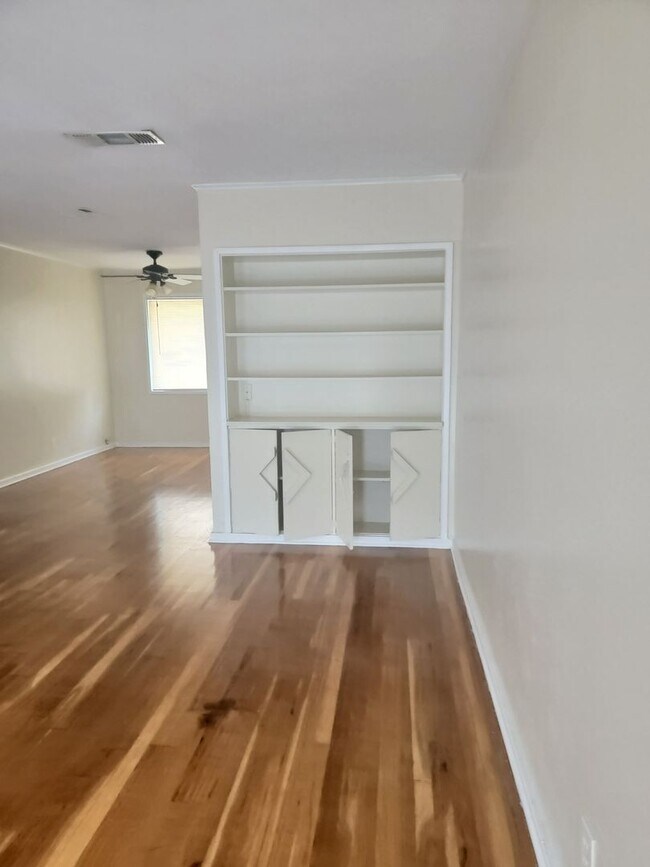 Building Photo - South Highlands 2bed/1bath
