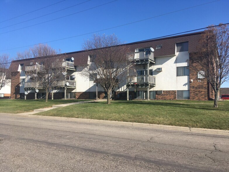 Clifton Apartments 1999 Hartle Ave Owatonna MN 55060 Apartment Finder