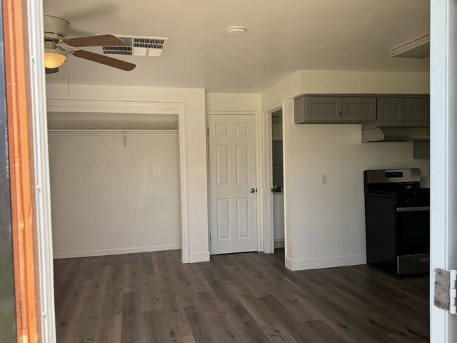 Building Photo - 6658 Avenue 308