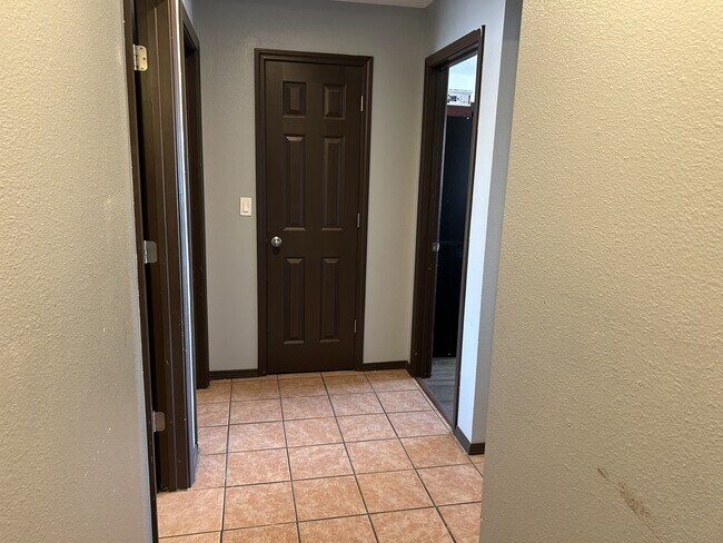 Building Photo - 1140 Yerba Rd SW