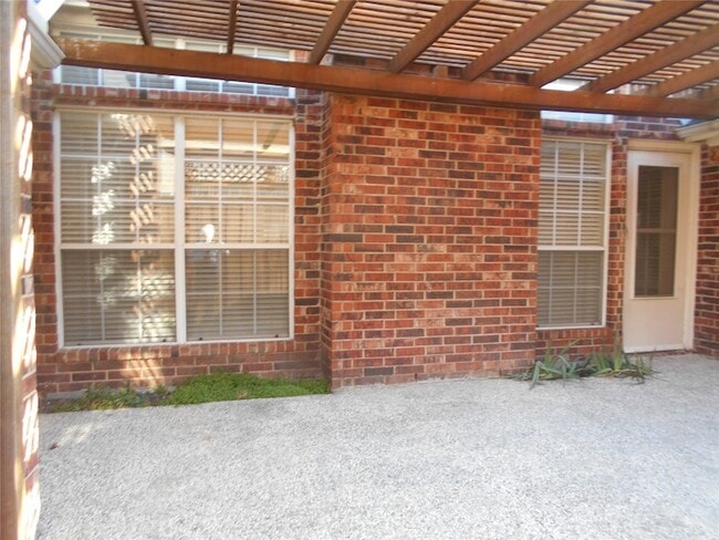 Building Photo - 4804 Holly Berry Dr