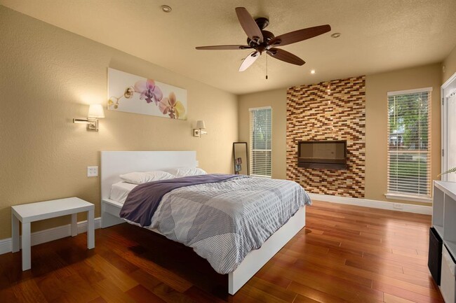 Building Photo - 1101 Shoal Creek Blvd