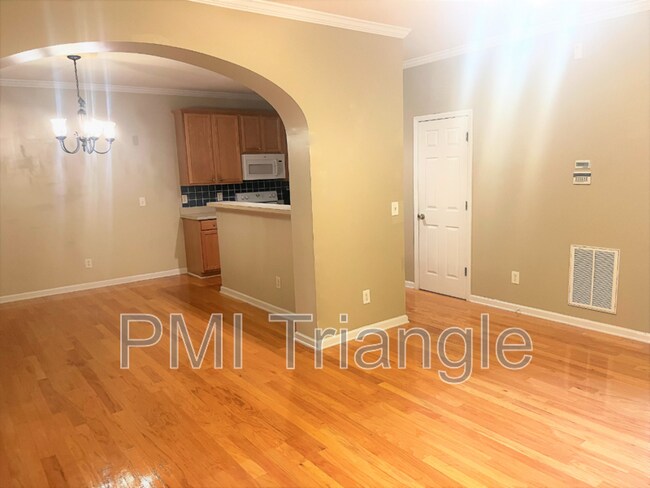 Building Photo - 2429 Valley Haven Dr