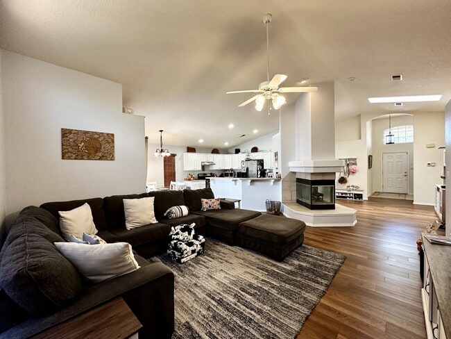 Building Photo - 5420 Kokopelli Ct NW