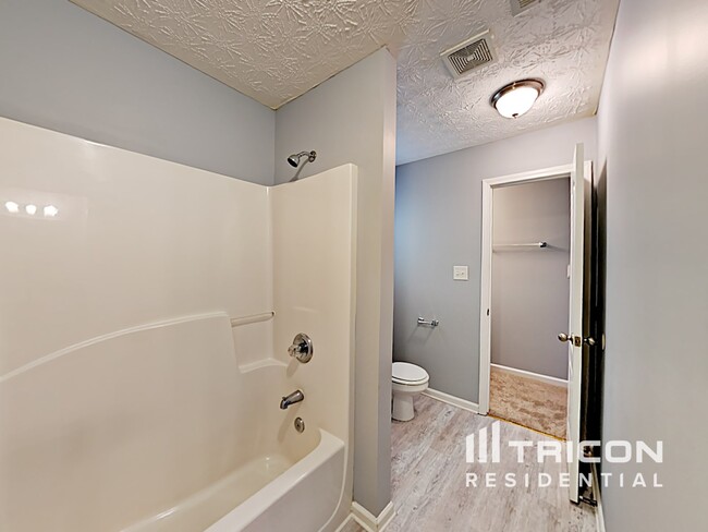 Building Photo - 1038 Wedgewood Ct NE