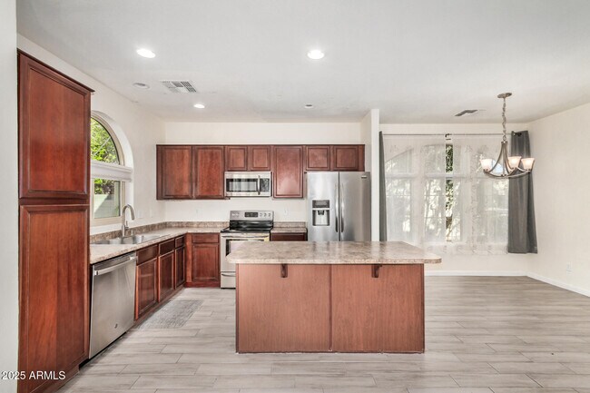 Building Photo - 1844 E Dunbar Dr