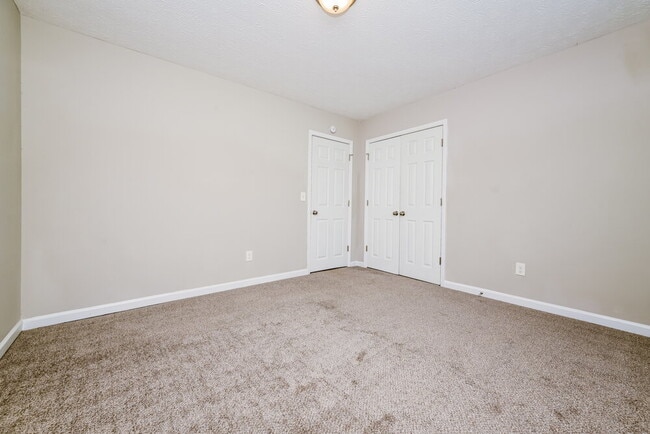Building Photo - 2921 Sunset Ct