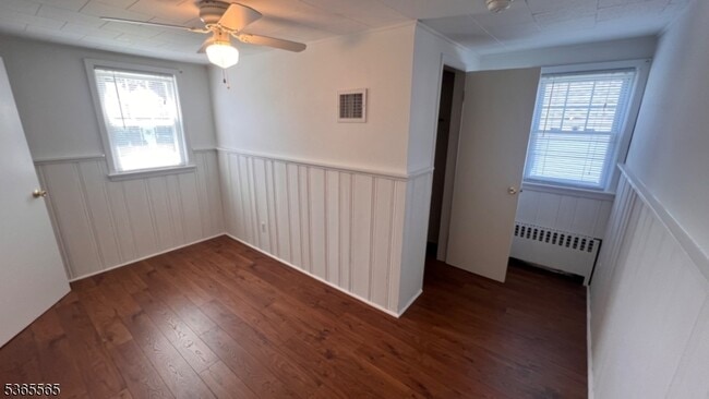 Building Photo - 116 Greenlawn Ave
