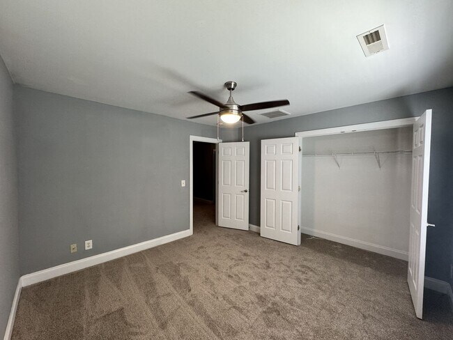 Building Photo - 515 Hannah McKenzie Dr