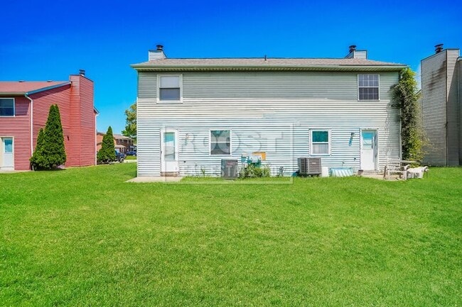 Building Photo - 5623 Chatford Dr
