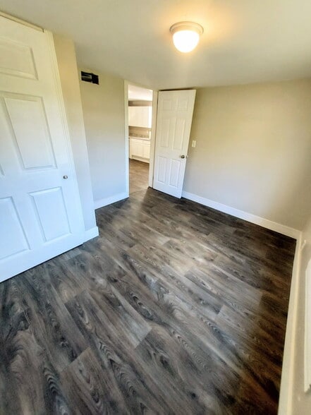 Building Photo - 1730 Park St