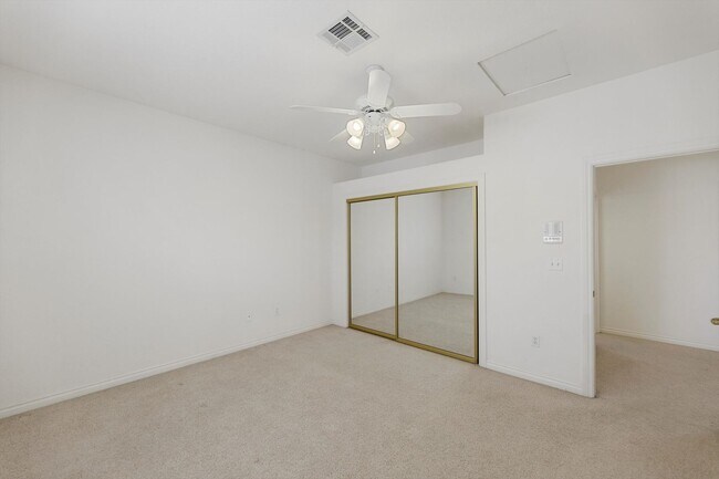 Building Photo - 8133 Horizon Lake Dr