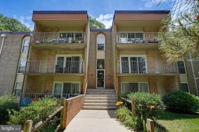 Primary Photo - 11909 Parklawn Dr