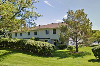 Building Photo - 2 Br/1.5 Ba TH w/Open Floor Plan, Attached...