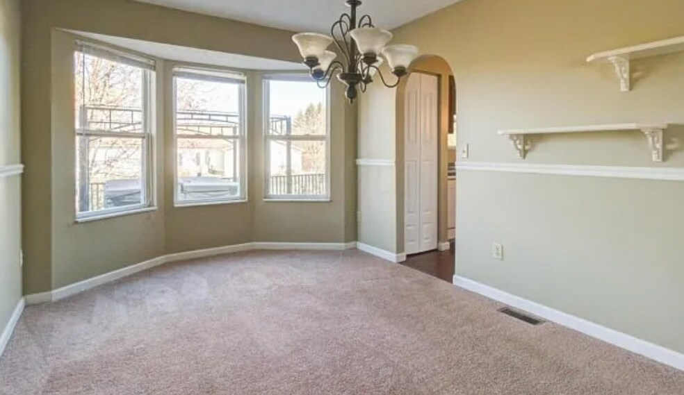 Building Photo - 500 Oak Village Dr