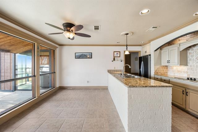 Building Photo - 18409 Shore Dr