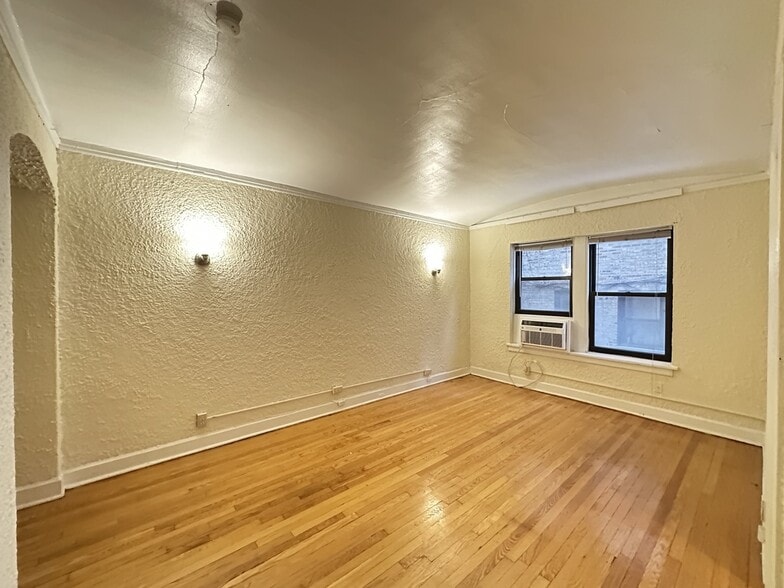 Building Photo - 512 W Arlington Pl