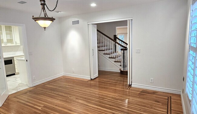 Building Photo - Stunning 3 Bedrooms, 2 Baths Valley Village home with detached, private Recording Studio