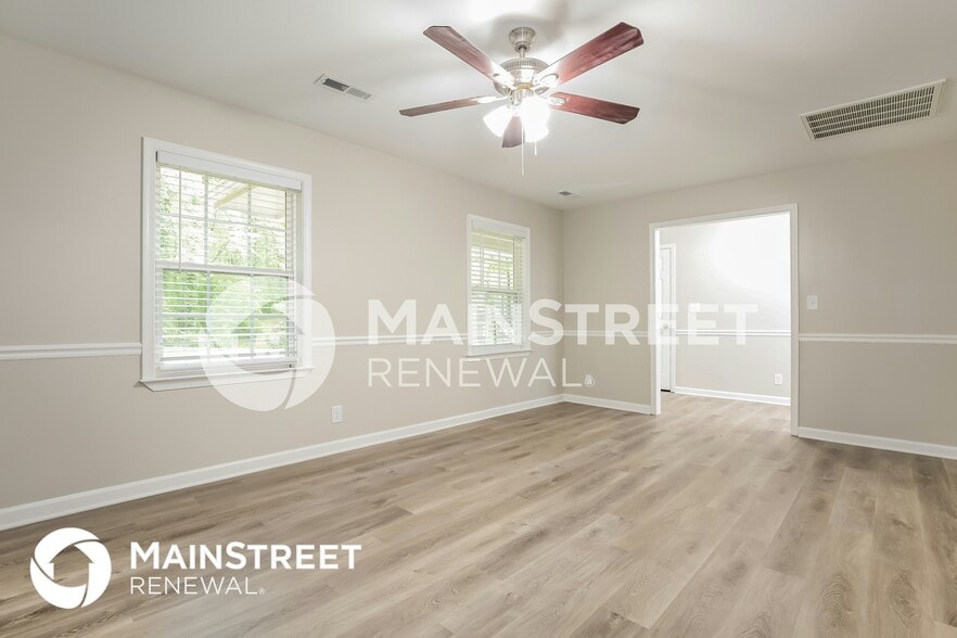 Building Photo - 237 Creekwood Dr