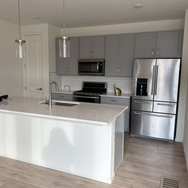 Building Photo - 450 Canadian Crossing Dr