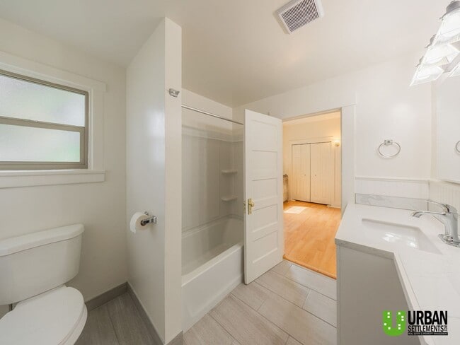 Building Photo - Spacious 4-Bedroom Home with 2-Car Garage, Basement Storage & Flexible Living Space in North Spokane