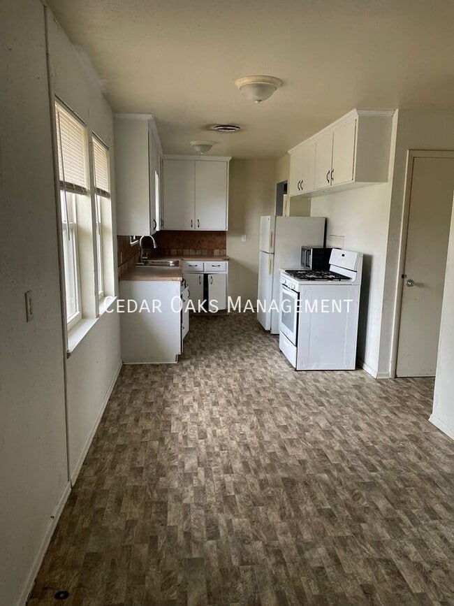 Building Photo - 314 S Neal-