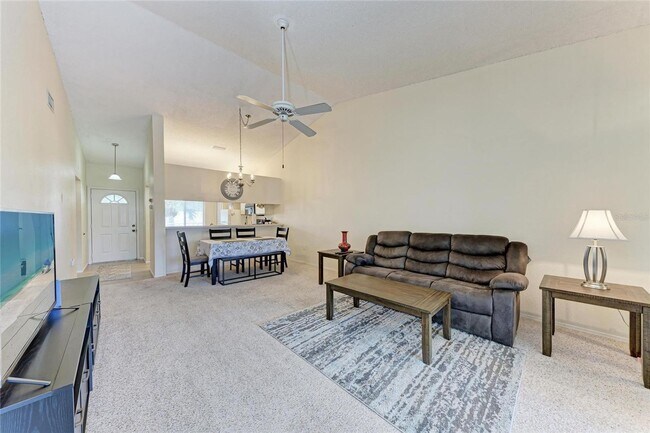 Building Photo - Furnished 2 Bedroom | 2 Bath - Lake Views