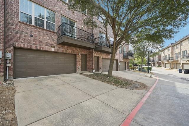 Building Photo - 3934 Amberwood Dr