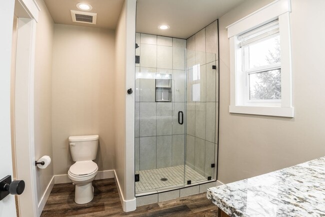 Building Photo - Beautiful 3 Bed, 2.5 Bath Townhome in Ashton