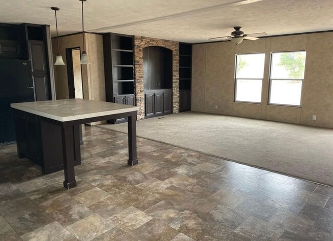Building Photo - 2561 Meandering Way
