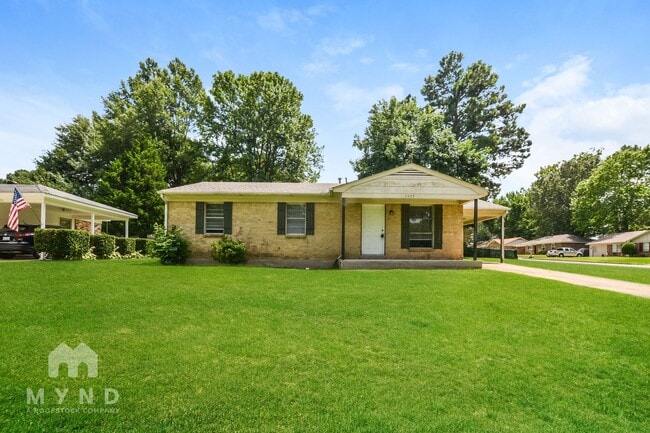 Building Photo - 6875 Embassy Cir