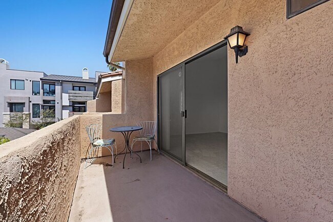 Building Photo - 697 E California Blvd