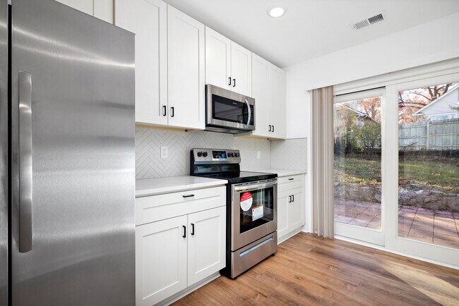 Building Photo - 4516 Mercier St