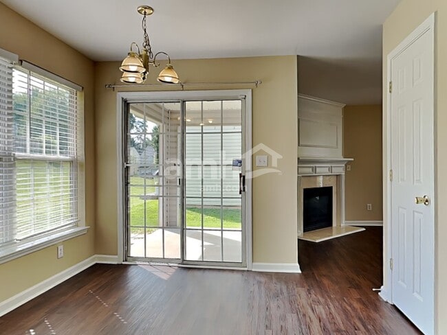 Building Photo - 11016 Treebranch Dr