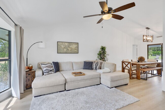 Building Photo - 14704 Black Bear Rd