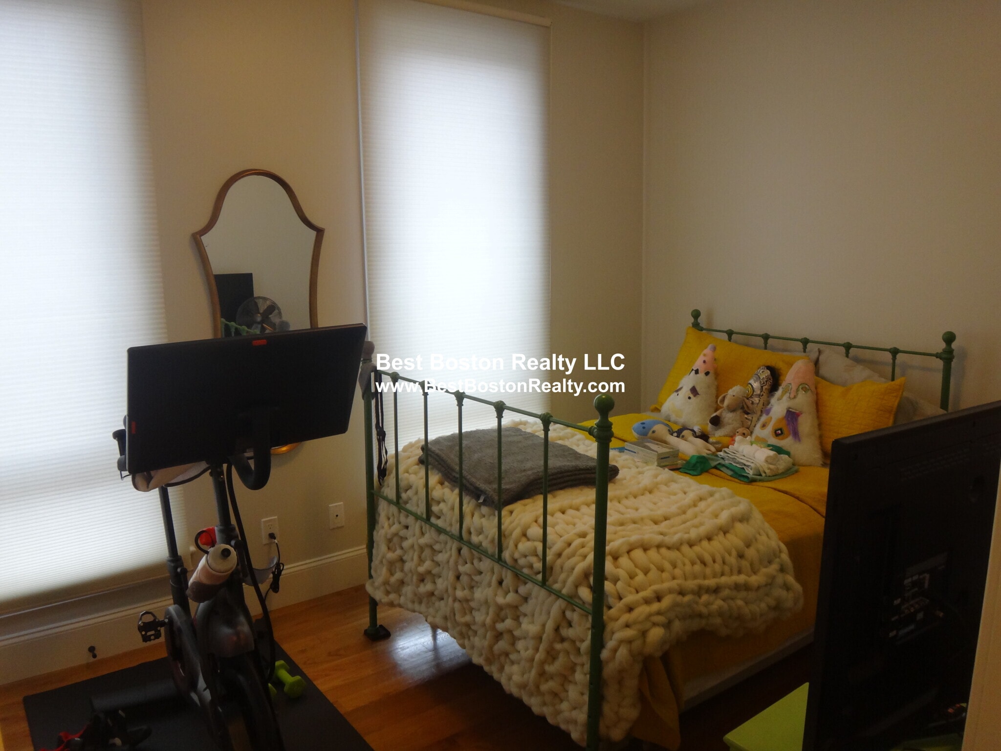 Building Photo - 168 Hampshire St