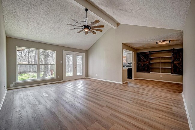 Building Photo - 3422 Deer Valley Dr