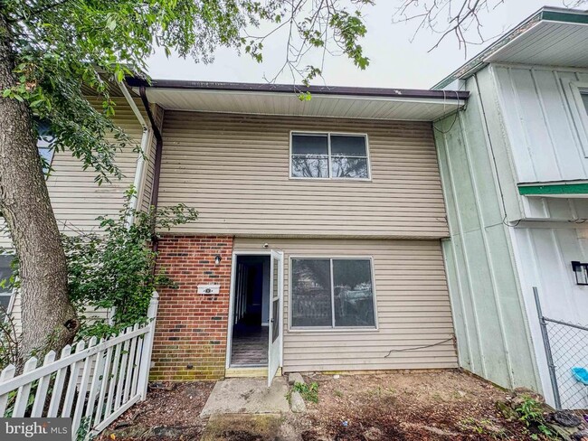 Primary Photo - 26 Medford Ct