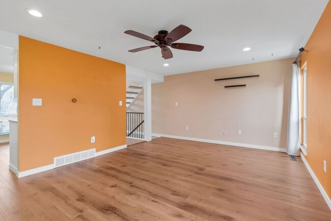 Building Photo - Available NOW! 3 Bedroom 2 Bath Beautiful Home in BOULDER!