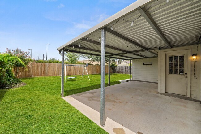 Building Photo - 22730 Tara Way Dr