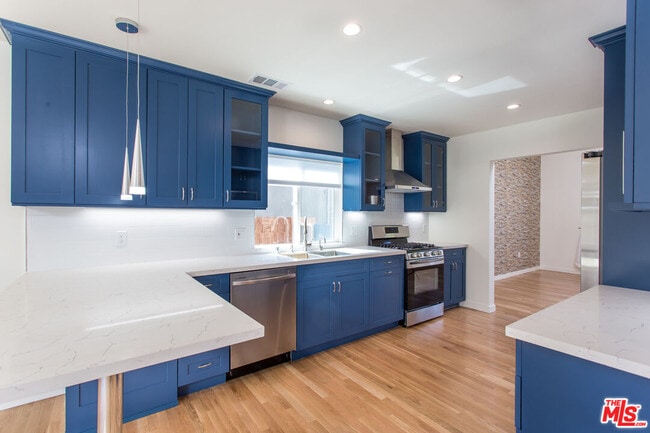 Building Photo - 5400 W 82nd St