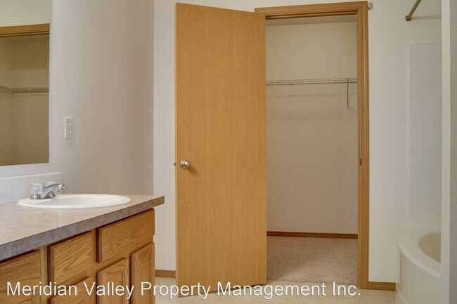 Building Photo - 4 br, 2.5 bath House - 7017 179th St Ct E