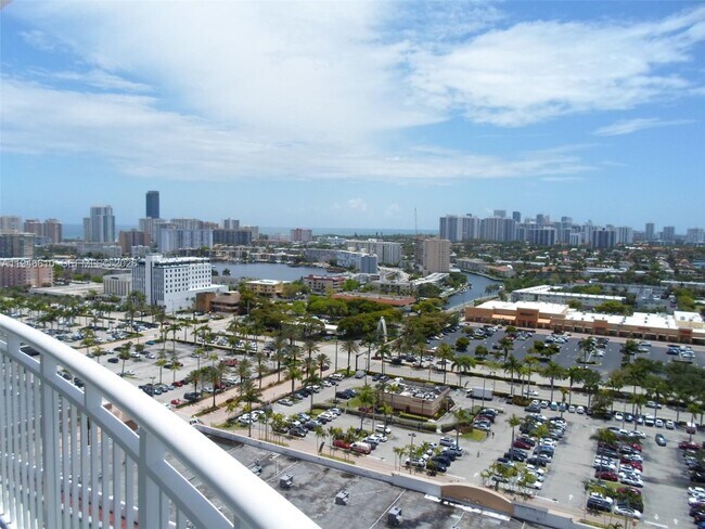 Building Photo - 1745 E Hallandale Beach Blvd