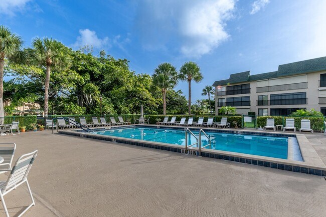 Building Photo - CLOSE DOWNTOWN PUNTA GORDA. GROUND FLOOR U...
