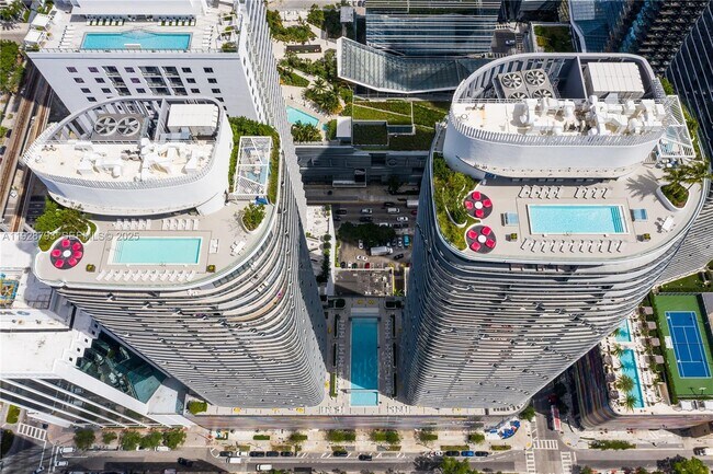 Building Photo - 45 SW 9th St