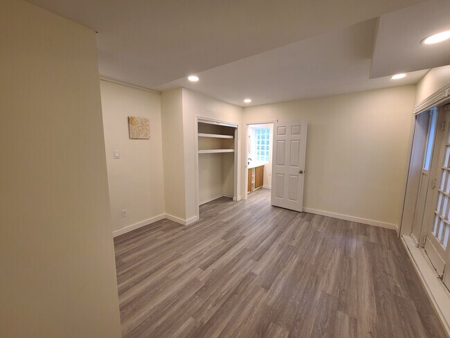 Building Photo - 415 N Glenburnie Rd
