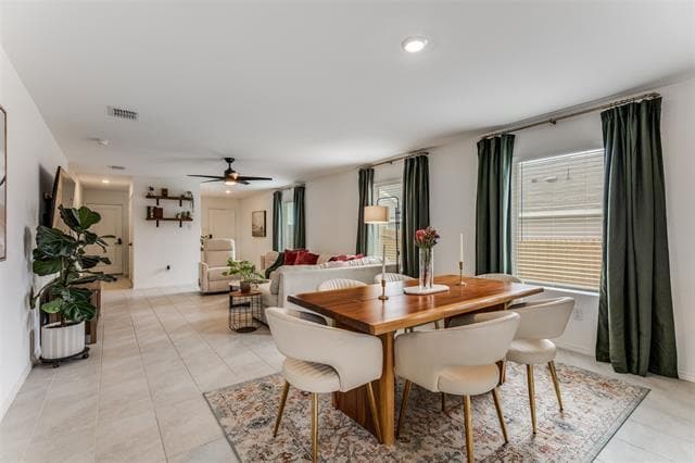 Building Photo - 9841 Papillion Wy