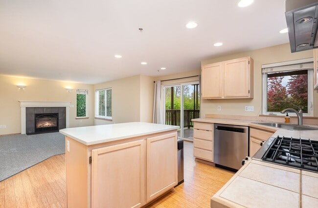 Building Photo - 4311 NE 9th Pl