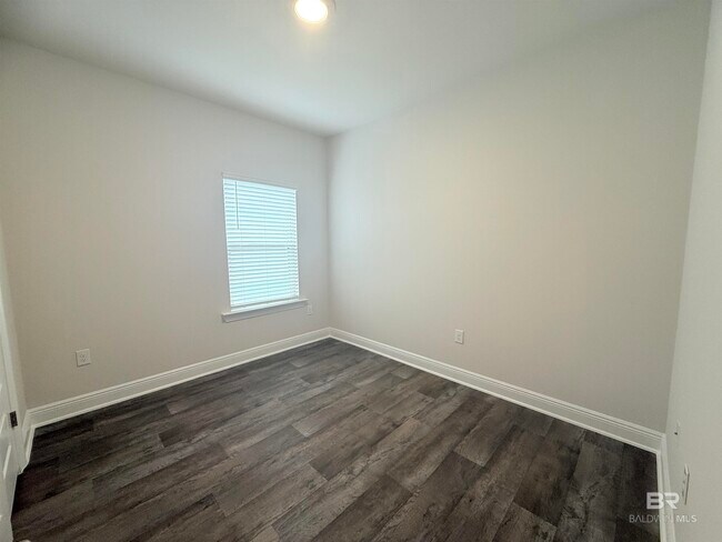 Building Photo - 32487 Revere Dr