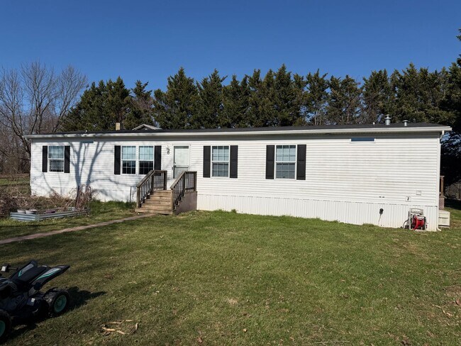 Building Photo - 5774 Glatfelters Station Rd